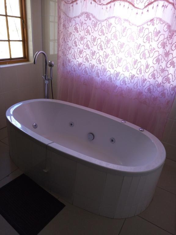 Jin Xin Guest House Windhoek Bagian luar foto